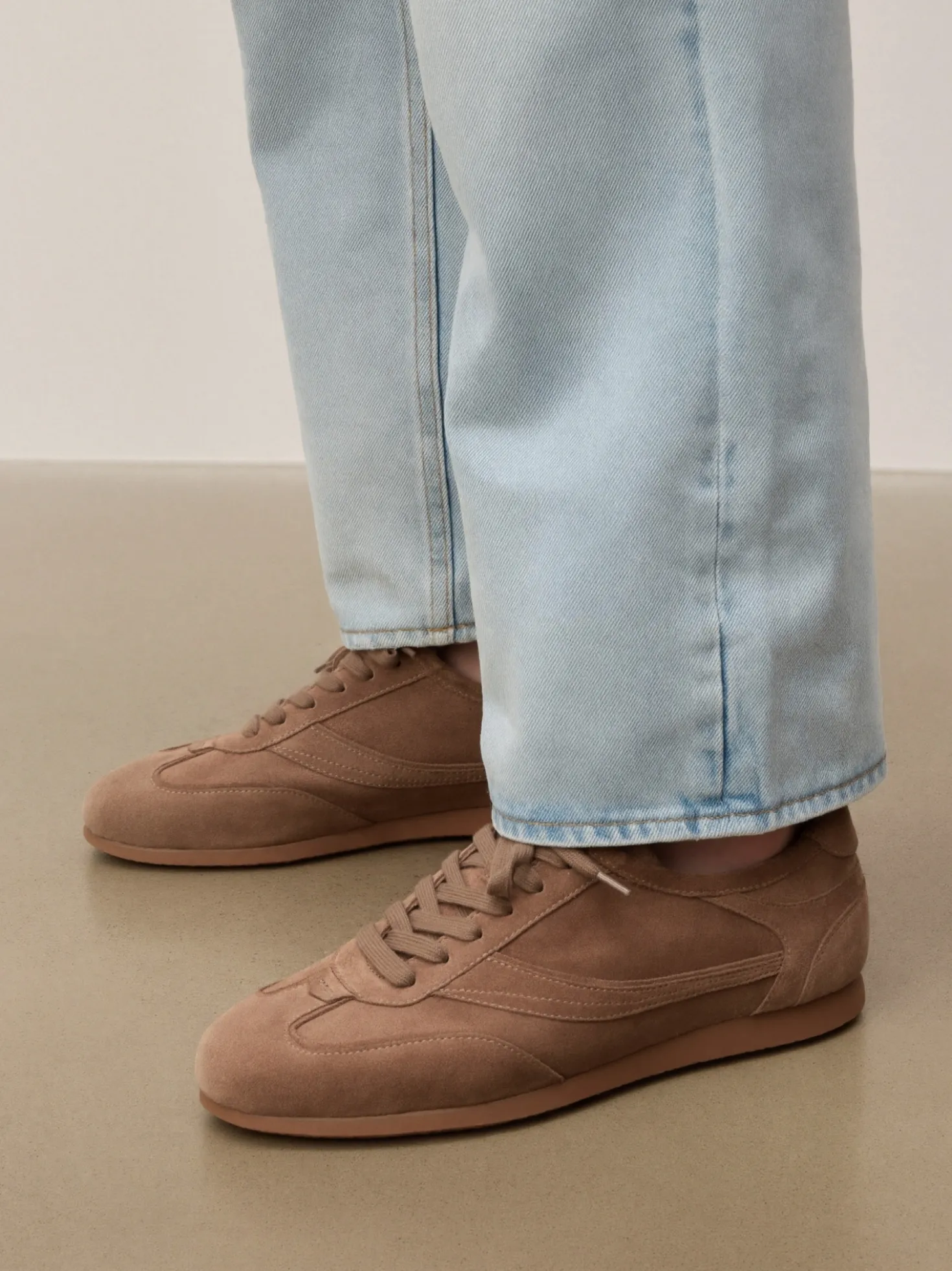 Klasyczne męskie sneakersy z miękkiego zamszu