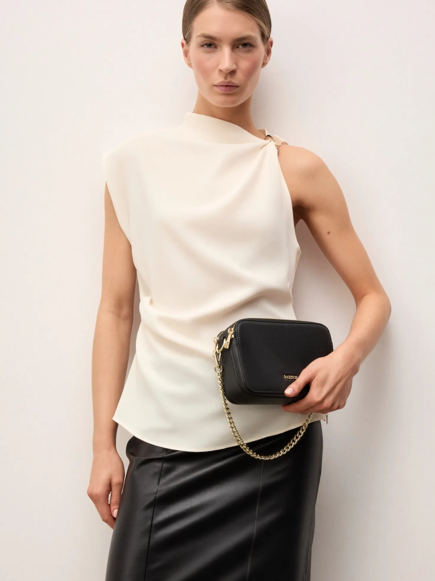 Kompaktowa torebka crossbody z naturalnej skóry