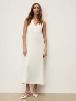 Kremowe ślubne czółenka slingback z dużą biżuteryjną ozdobą