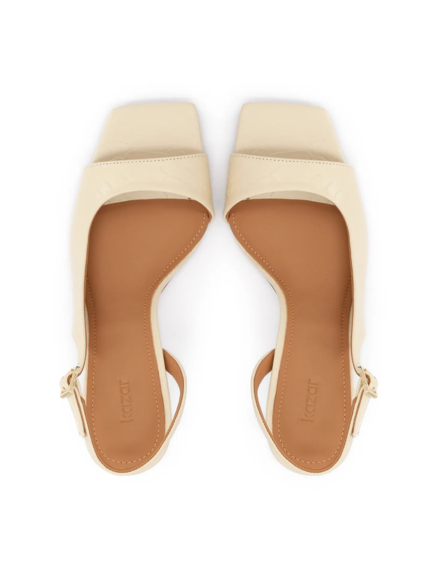 Kremowe sandały slingback z tłoczonej skóry o subtelnym połysku