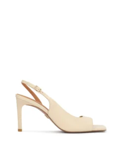 Kremowe sandały slingback z tłoczonej skóry o subtelnym połysku