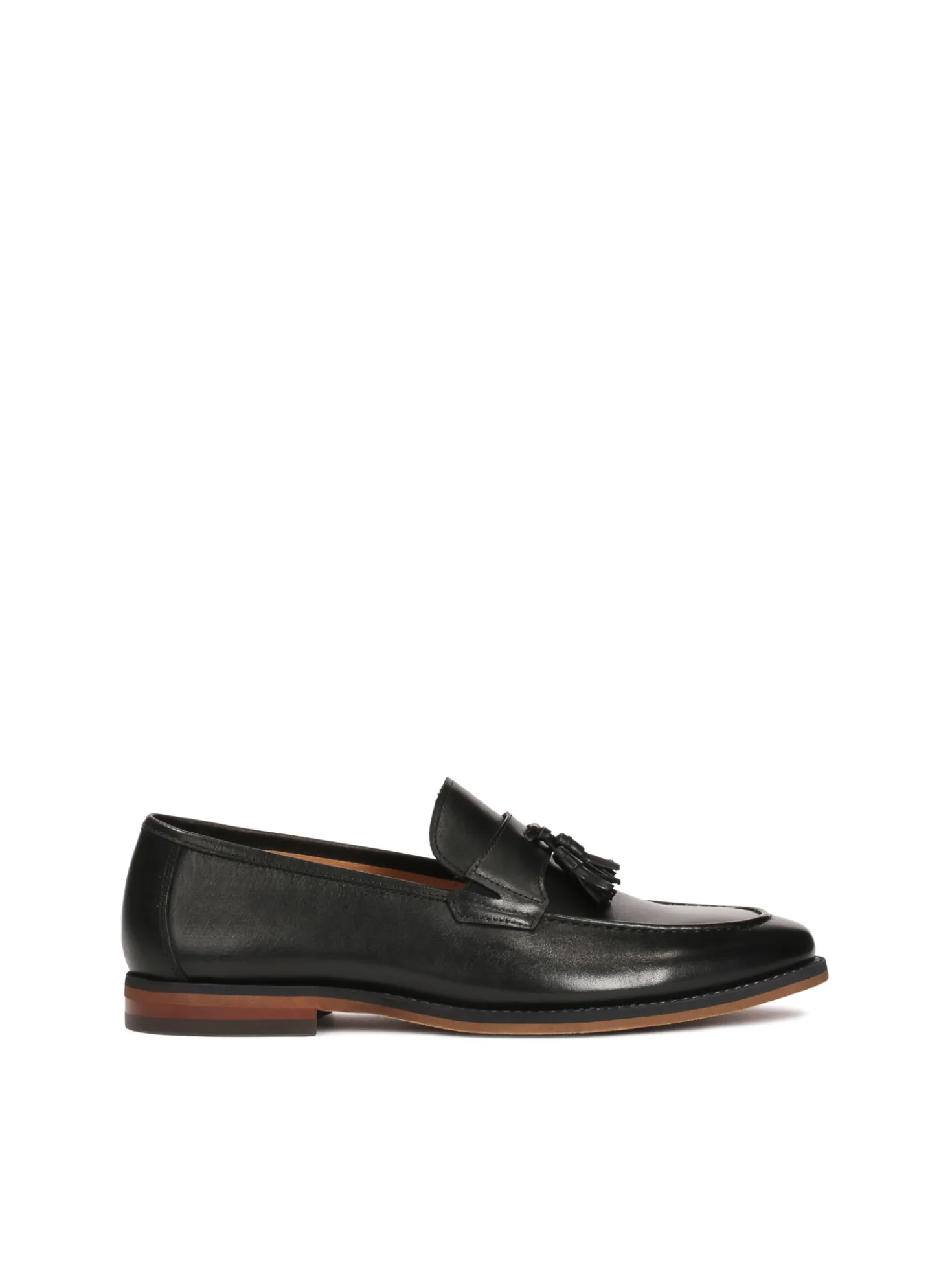 Loafersy ze skóry naturalnej z frędzlami