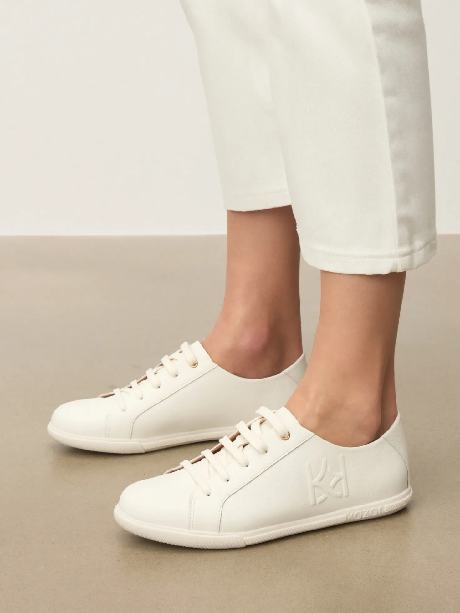 Minimalistyczne białe sneakersy ze skóry
