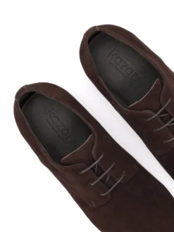 Minimalistyczne derby z zamszu w brązie