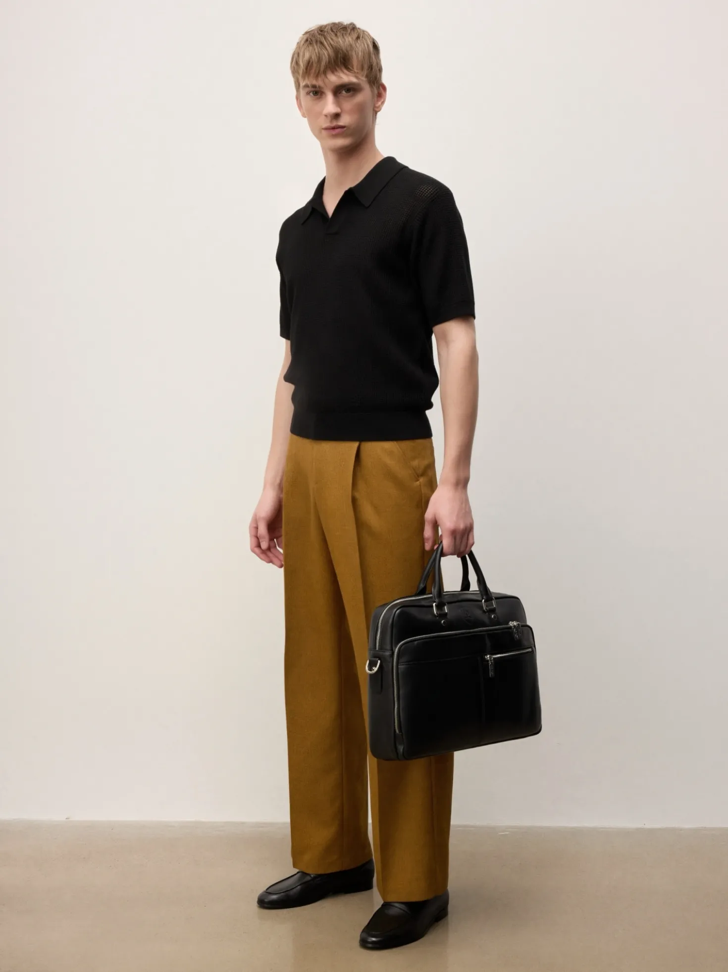 Minimalistyczne loafersy ze skóry