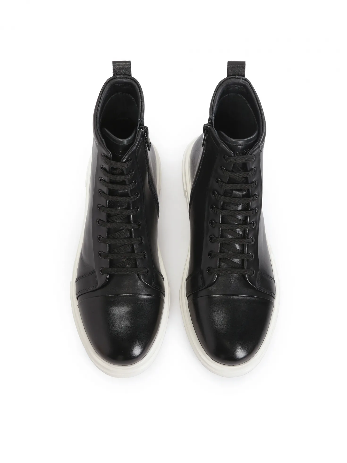 Minimalistyczne sneakersy męskie z wysoką cholewką
