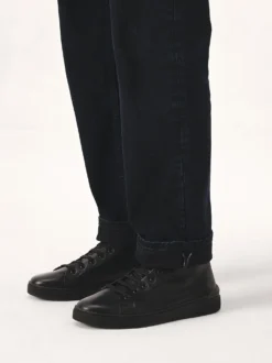 Minimalistyczne sneakersy męskie w czarnym kolorze