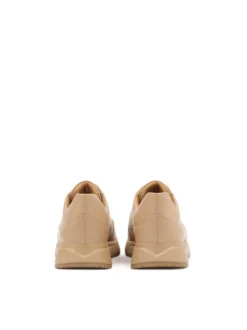 Minimalistyczne sneakersy w beżowym kolorze