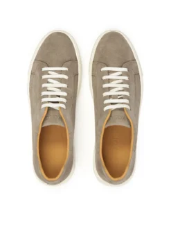 Minimalistyczne zamszowe sneakersy w taupe kolorze