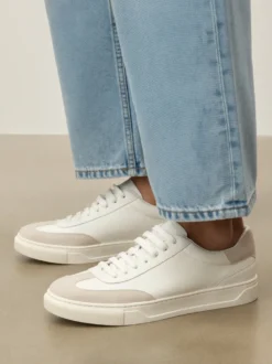 Męskie białe sneakersy ze skóry z szarymi akcentami zamszowymi