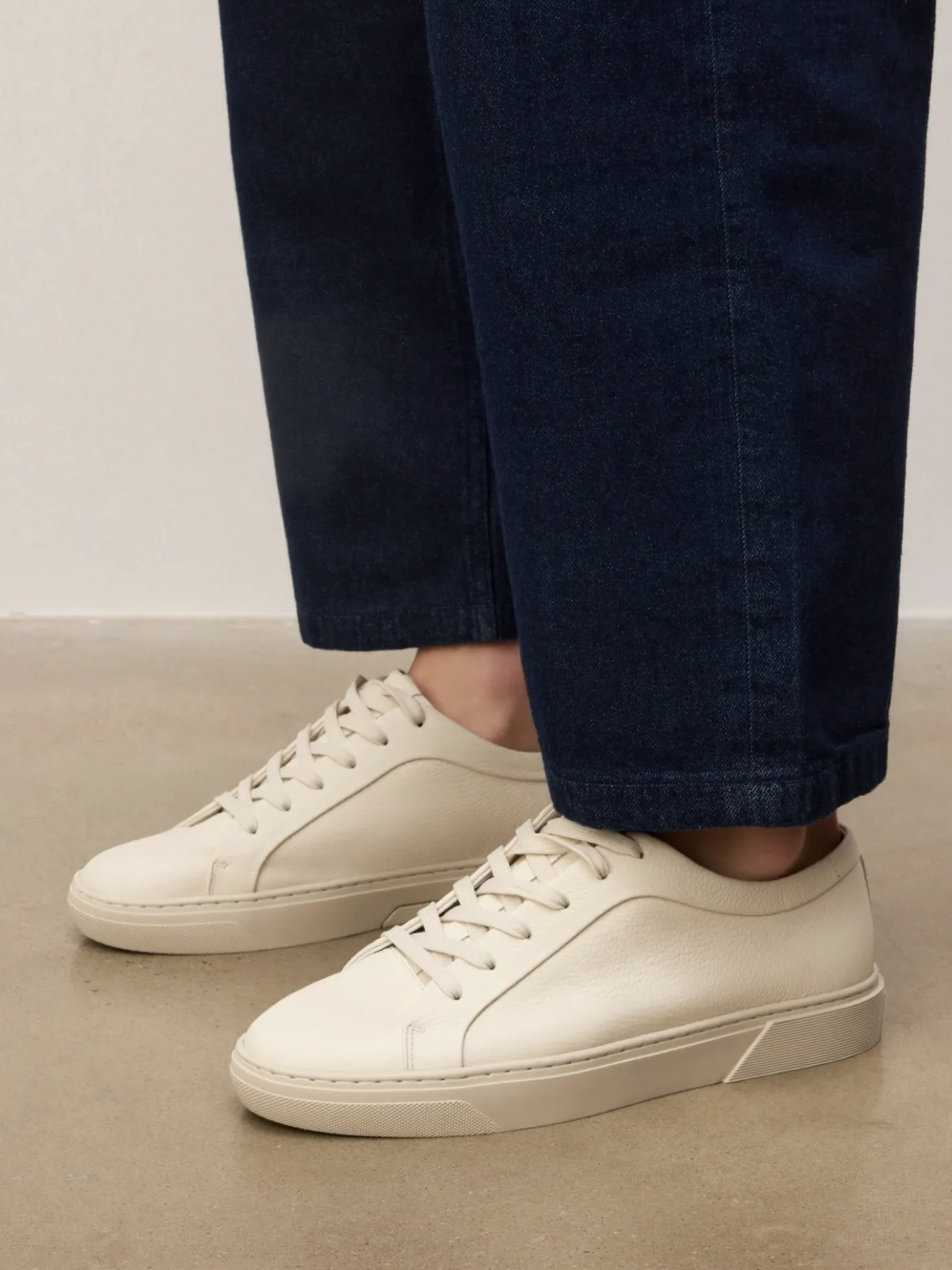 Męskie sneakersy ze skóry naturalnej w odcieniu złamanej bieli