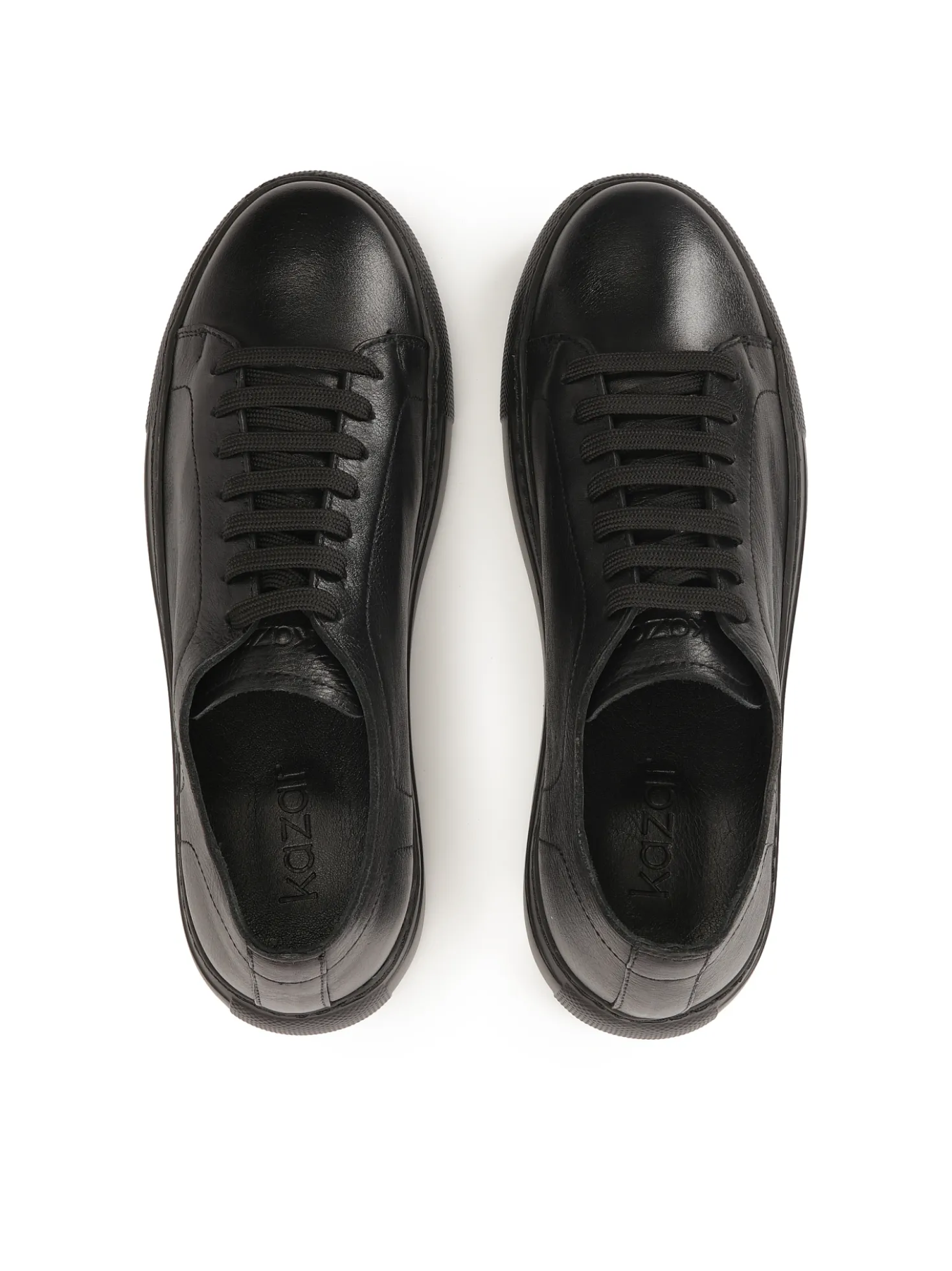 Niskie czarne sneakersy