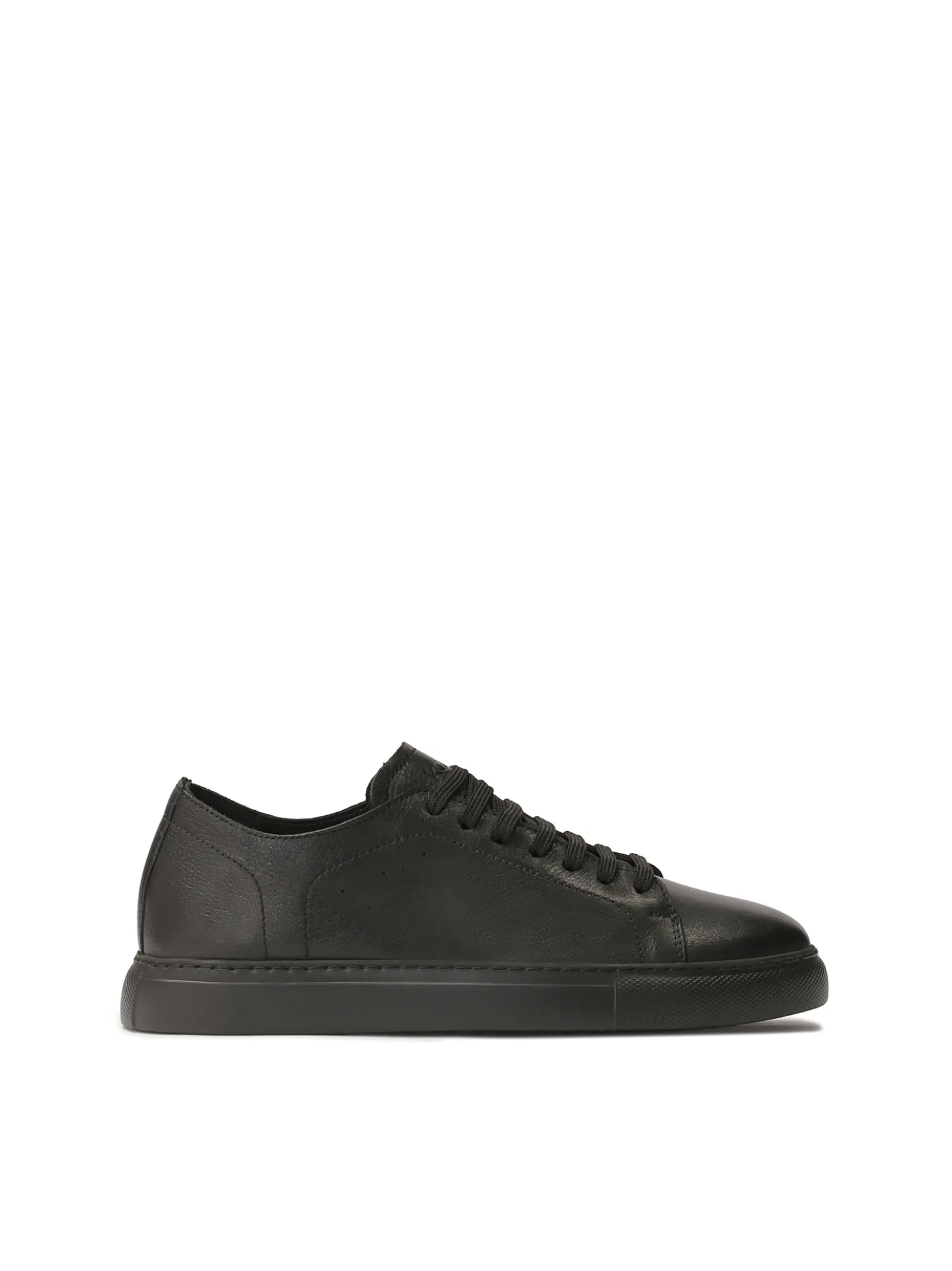 Niskie czarne sneakersy