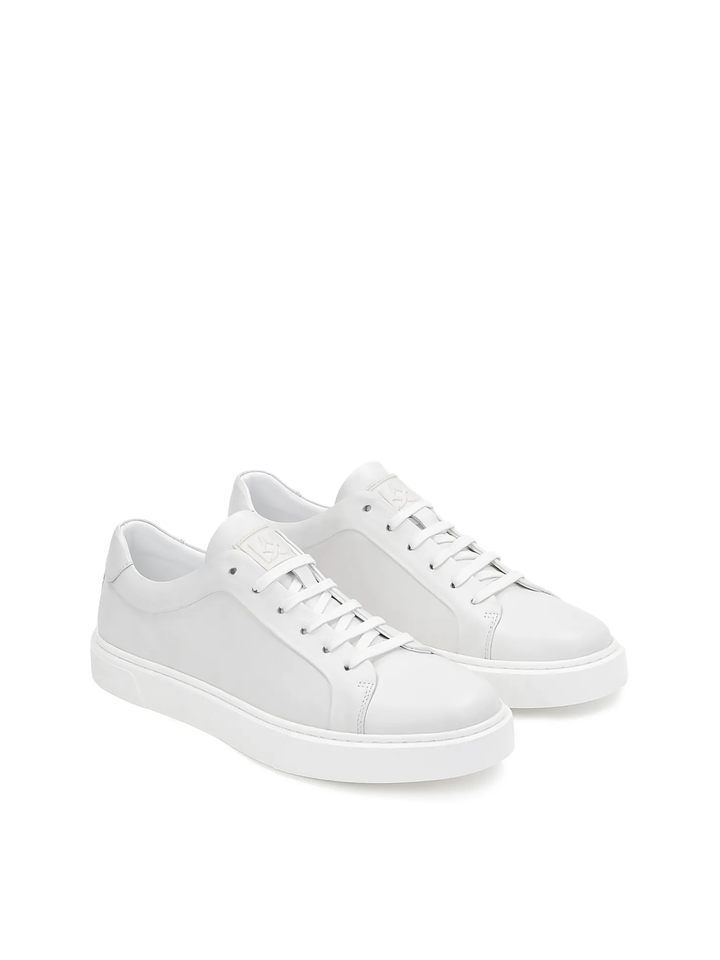 Ponadczasowe sneakersy męskie w kolorze off-white