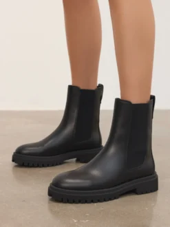 Skórzane botki typu chelsea boots