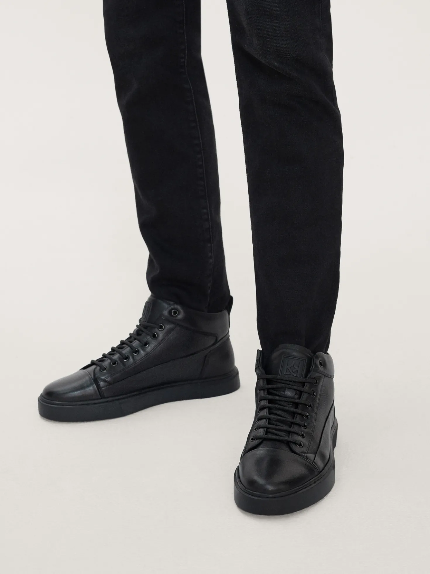 Skórzane sneakersy męskie w modnym wydaniu