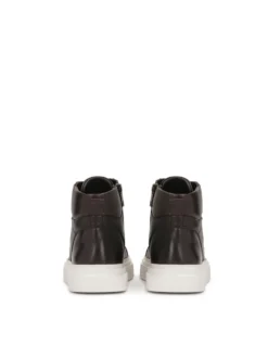 Sznurowane brązowe sneakersy z kontrastującą podeszwą