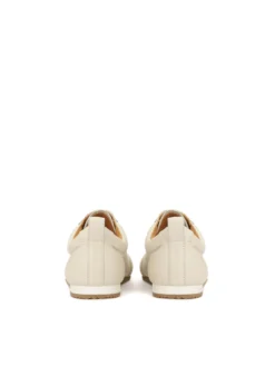 Sznurowane sneakersy w kolorze off white