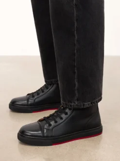 Sznurowane wysokie sneakersy ze skóry