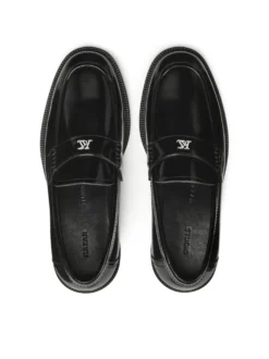 Wsuwane czarne loafersy z monogramem