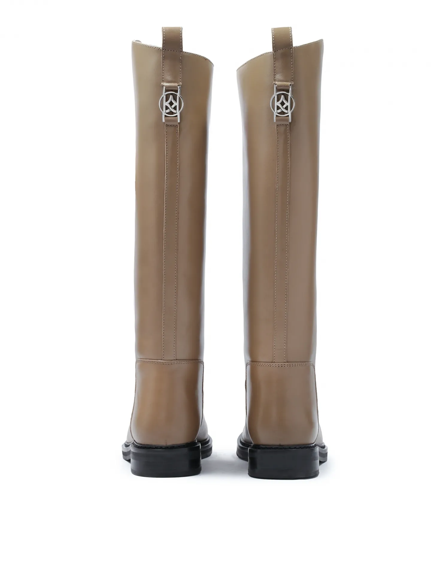 Wsuwane kozaki oficerki w kolorze taupe