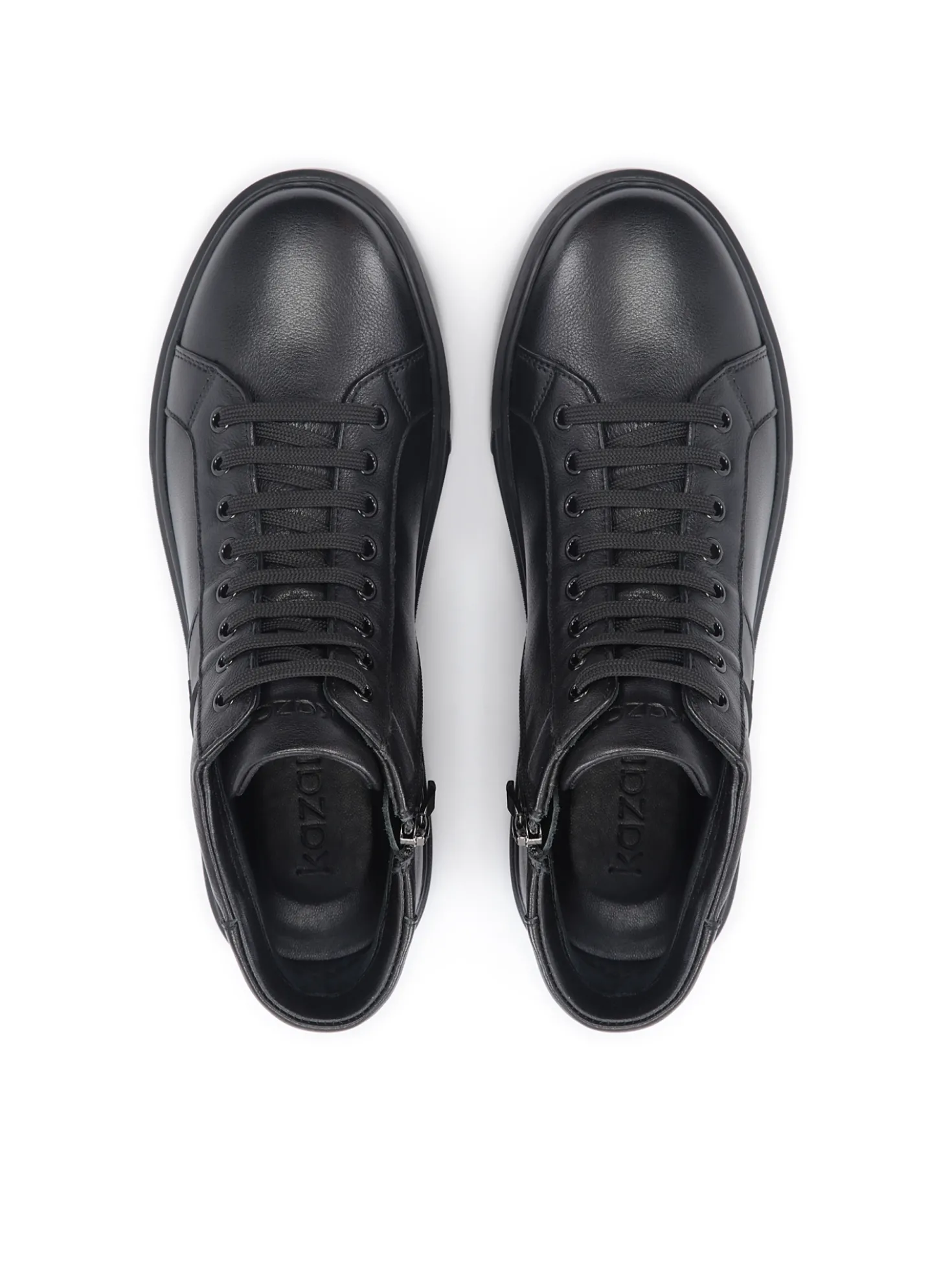 Wysokie sneakersy męskie zdobione monogramem