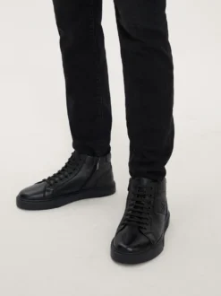 Wysokie sneakersy męskie zdobione monogramem