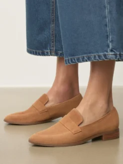 Zamszowe półbuty typu loafersy